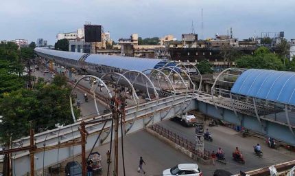 शास्त्री चौक से जयस्तंभ चौक व अंबेडकर अस्पताल चौक के बीच, आठ साल से अधूरे स्काईवॉक का निर्माण कार्य फिर शुरू