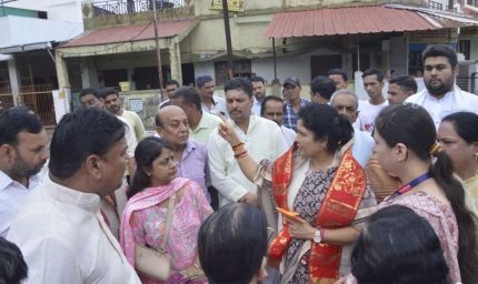 लापरवाह अधिकारीयों पर होगी सख्त कार्यवाही: राज्यमंत्री श्रीमती गौर