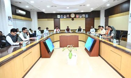 मुख्यमंत्री साय की अध्यक्षता में आज यहां मंत्रालय महानदी भवन में आयोजित कैबिनेट की बैठक में अनेक महत्वपूर्ण निर्णय लिए गए