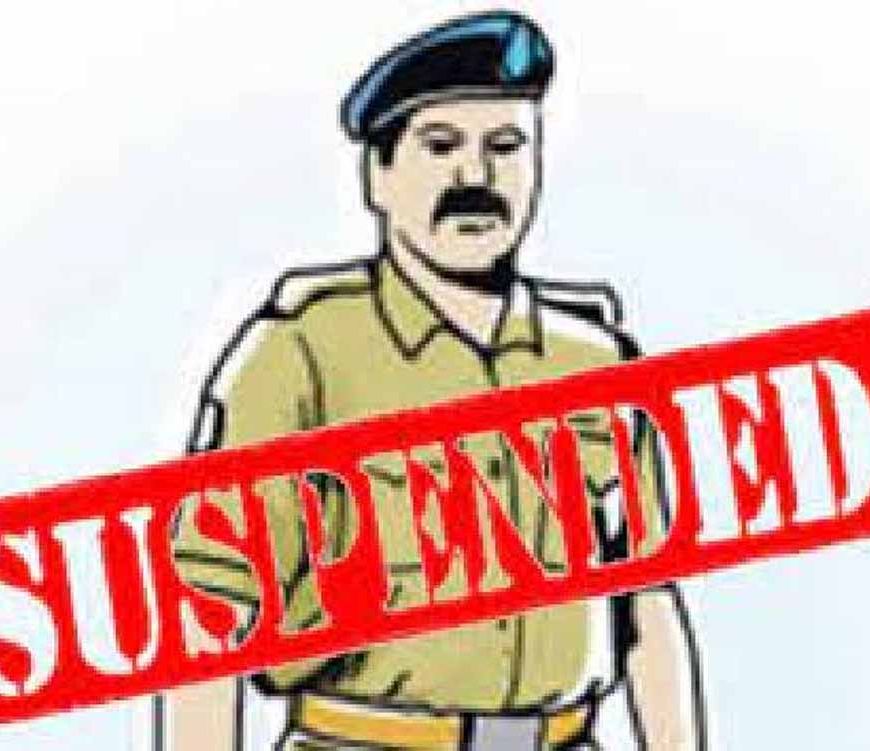 जशपुर में पुलिस वाहन से आरोपी फरार, प्रधान आरक्षक समेत 5 पुलिसकर्मी सस्पेंड