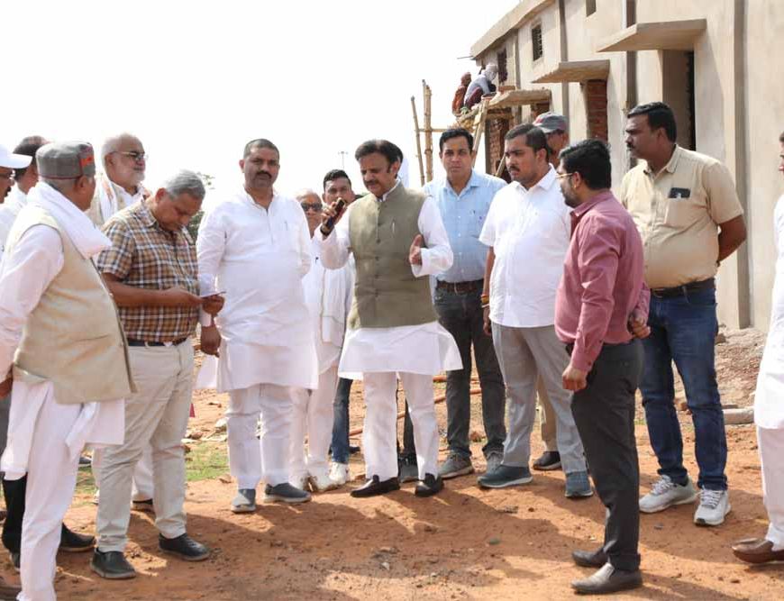 उप मुख्यमंत्री ने हिनौती गौधाम में निर्माणाधीन कार्यों का लिया जायजा