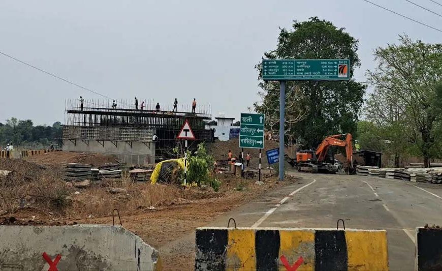 राष्ट्रीय राजमार्ग-44 के चिन्हित ब्लैक स्पॉट को समाप्त करने अंडरब्रिज का हो रहा निर्माण