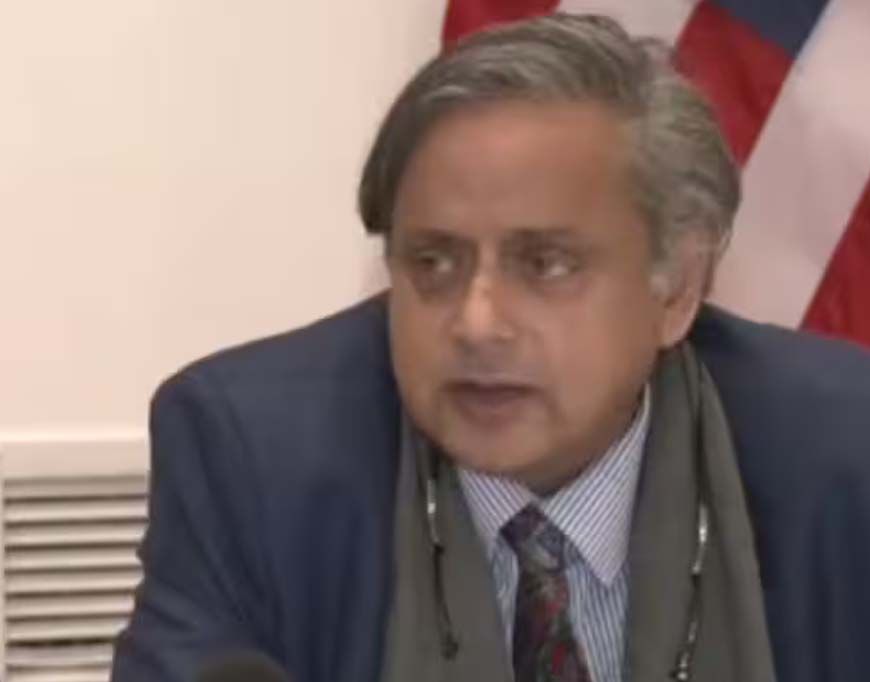 राहुल गांधी के 'सरेंडर' वाले विवाद में शशि थरूर की एंट्री, बोले- भारत को किसी तीसरे पक्ष की जरूरत नहीं है...