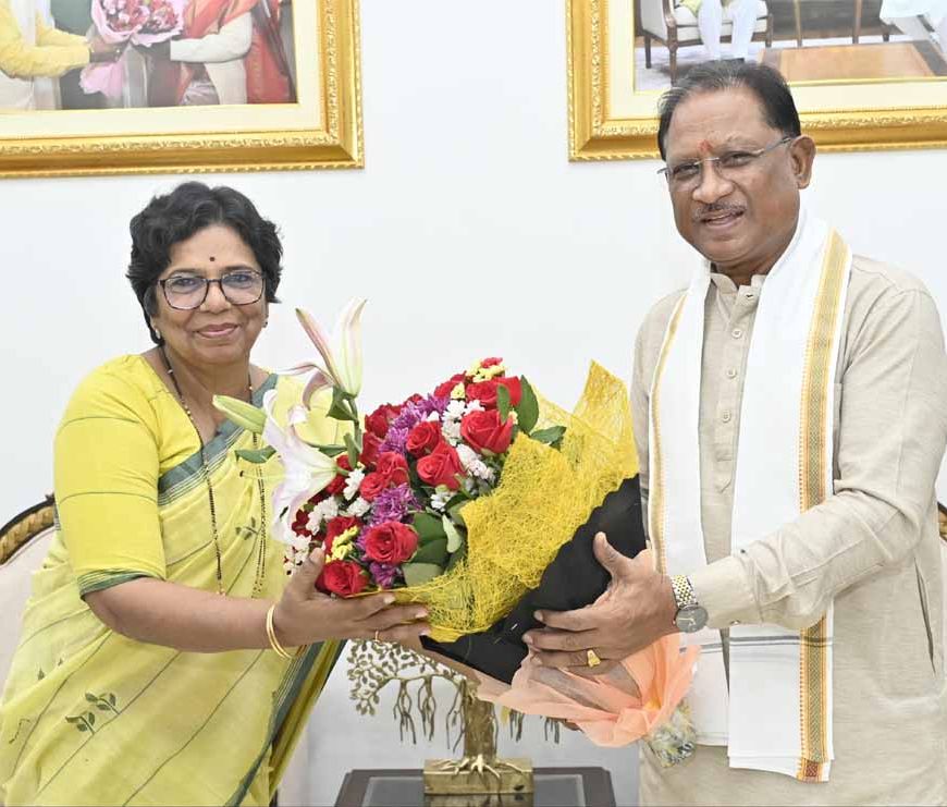 मुख्यमंत्री विष्णु देव साय से राष्ट्रीय महिला आयोग की अध्यक्ष ने की सौजन्य मुलाकात