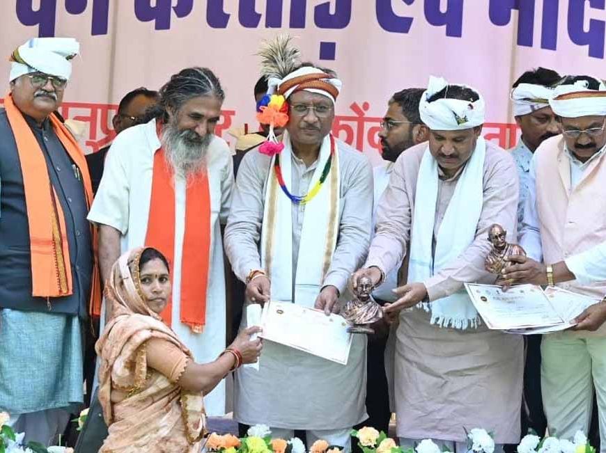 मुख्यमंत्री साय कांकेर में बुढालपेन करसाड़ एवं मांदरी महोत्सव में हुए शामिल