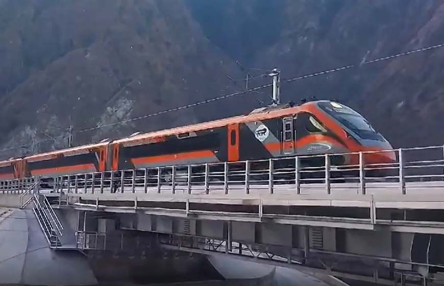 श्रीनगर-कटरा के बीच वंदे भारत ट्रेनों की नियमित सेवाएं 7 जून से शुरू होंगी