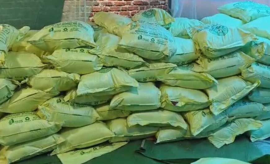 अंबिकापुर जिला प्रशासन और कृषि विभाग ने मिलकर धान और मक्के के नकली बीज बनाने वाली फैक्ट्री का पर्दाफाश किया