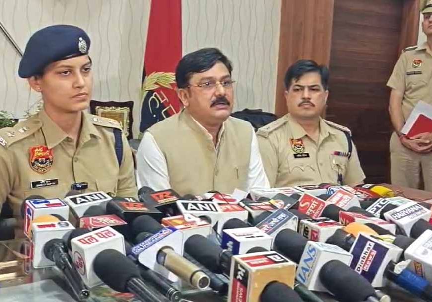फर्जी वेबसाइट बनाने वाले 5 ठग पुलिस की गिरफ्त में, बड़ी कामयाबी मिली, ऐसे खुला राज