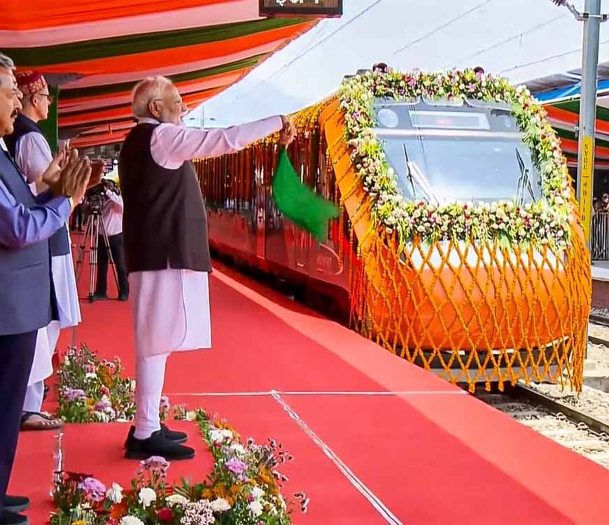 पीएम मोदी ने ऐतिहासिक सौगात दी, रेलमार्ग से कैसे जुड़ा जम्मू-कश्मीर, महाराजा हरि सिंह से क्या कनेक्शन