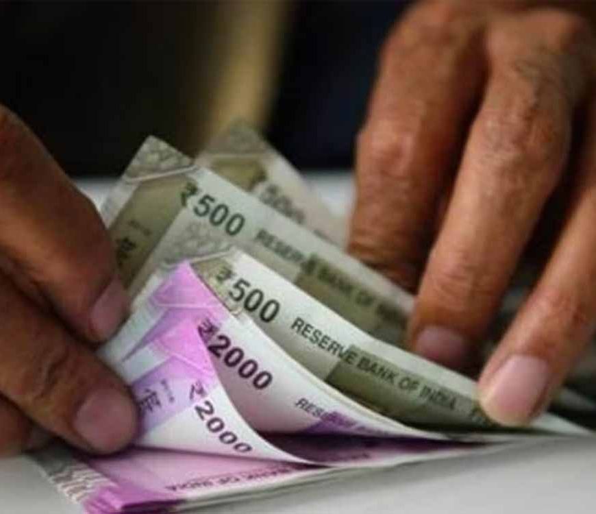 मध्य प्रदेश में 230 करोड़ का वेतन घोटाला, 50 हजार सरकारी कर्मचारियों को 6 महीने से नहीं मिली सैलरी