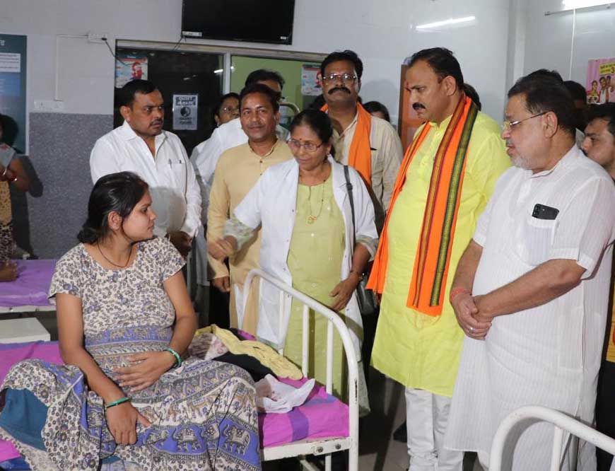 रायपुर : स्वास्थ्य मंत्री ने मातृ एवं शिशु अस्पताल रायपुर का किया निरीक्षण