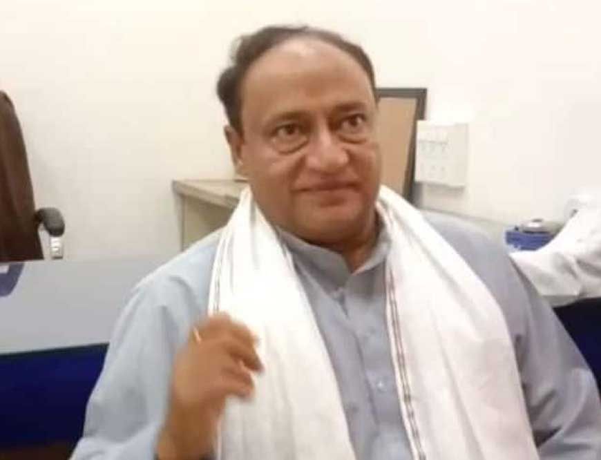 हमेशा अपने नेताओं पर टिप्पणी करने वाले दिग्विजय सिंह के भाई लक्ष्मण सिंह को कांग्रेस से बाहर करने की तैयारी