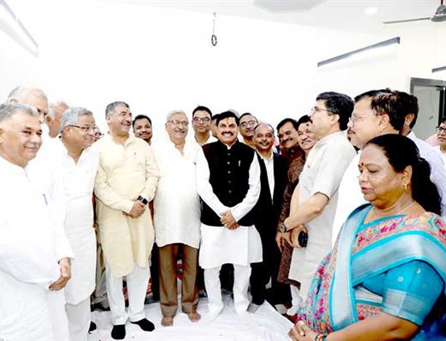 मुख्यमंत्री डॉ. यादव स्वदेश समाचार पत्र के कार्यक्रम में हुए सम्मिलित