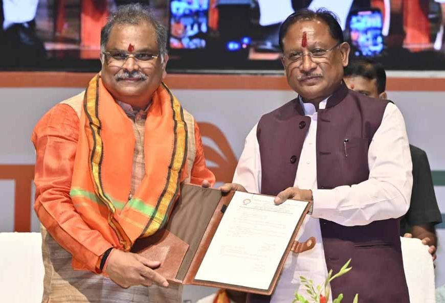सीएम साय ने स्टेट बेवरेजेस कार्पोरेशन के अध्यक्ष के शपथ ग्रहण समारोह में कहा- आबकारी विभाग में 90 उप निरीक्षक, 200 आरक्षकों की होगी भर्ती