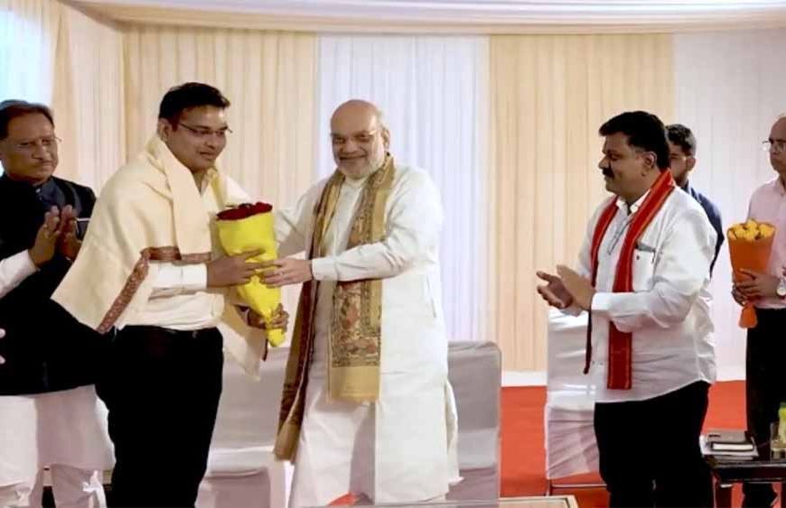 एंटी-नक्सल ऑपरेशन की सफलता पर केंद्रीय गृहमंत्री शाह ने अफसरों को किया सम्मानित, बहादुर जवानों से करेंगे मुलाकात