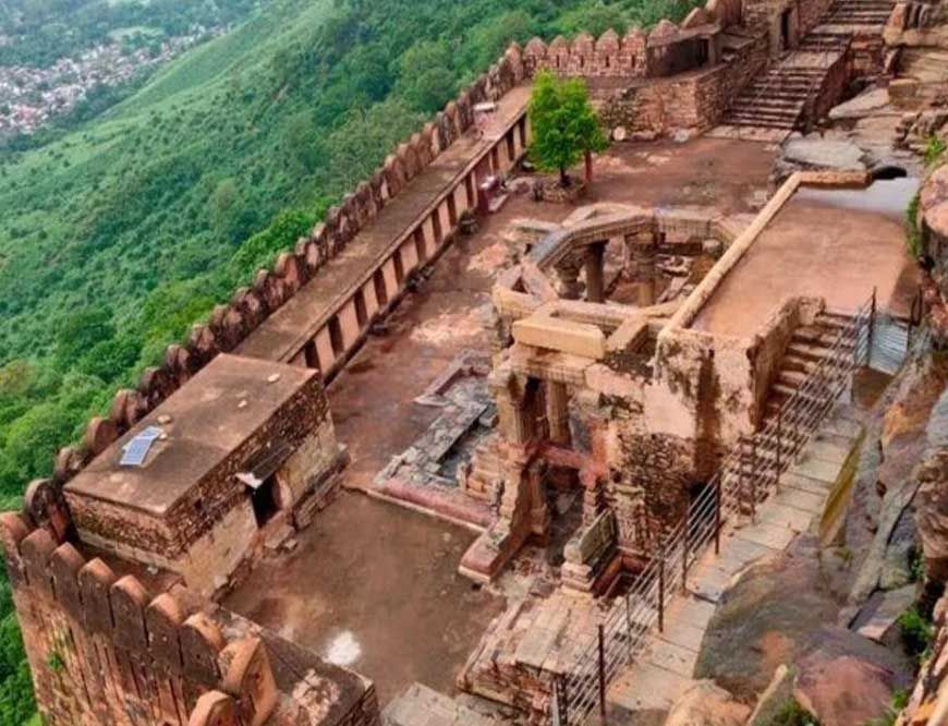 सतुयग कालीन बुंदेलखंड के कालिंजर किले को टूरिस्ट हब बना रही योगी सरकार