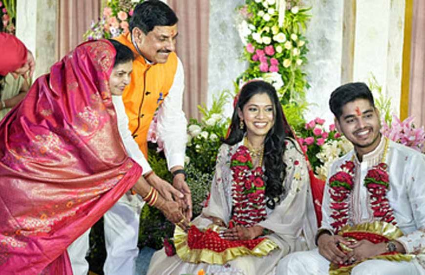 सीएम मोहन यादव के घर गूंजेगी शहनाई, छोटे बेटे ने की सगाई