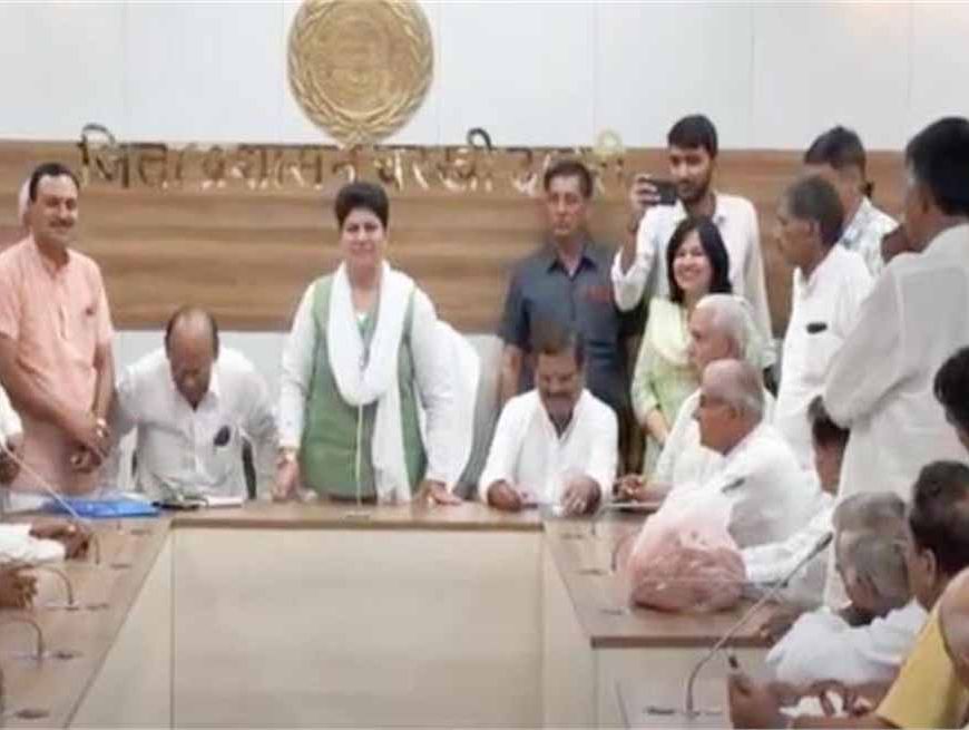 राष्ट्रीय पर्यवेक्षकों के सामने कांग्रेसियों में तकरार, हरियाणा कांग्रेस में जिलाध्यक्ष के चयन को लेकर कवायद तेज