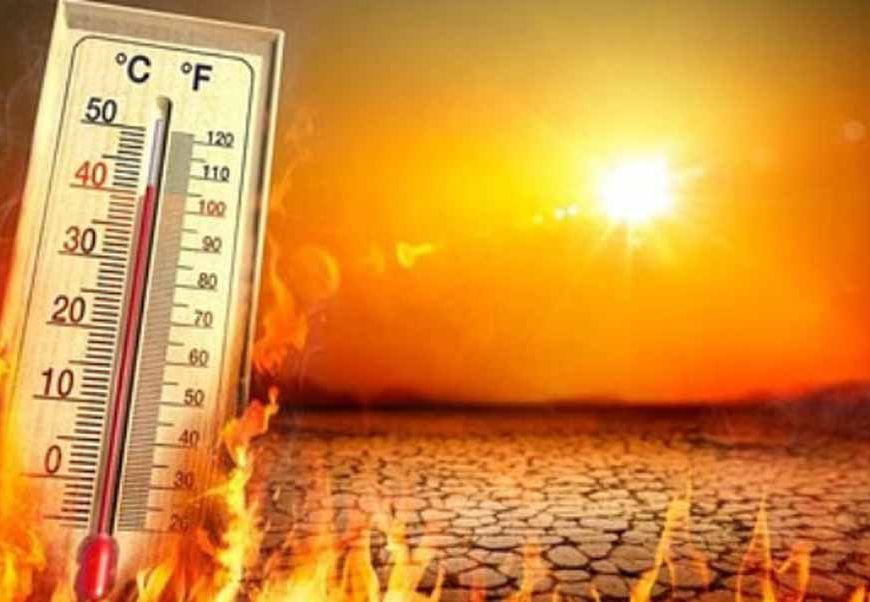 यूपी में पूरब से पश्चिम तक भीषण गर्मी का माहौल है, हर तरफ जैसे आग बरस रही, झांसी व आगरा का पारा 45 डिग्री पार