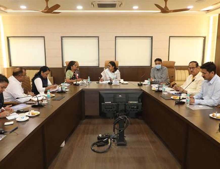 केन्द्रीय सचिव हरिरंजन राव और डॉ. पल्लवी जैन गोविल ने खेल और युवा कल्याण की गतिविधियों और योजनाओं का किया अवलोकन