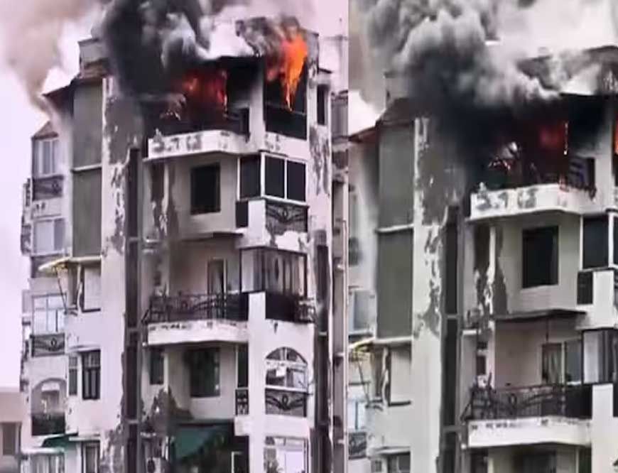 दिल्ली : द्वारका के अपार्टमेंट में भीषण आग, तीन लोग बिल्डिंग से कूदे नीचे, तीनों की मौत