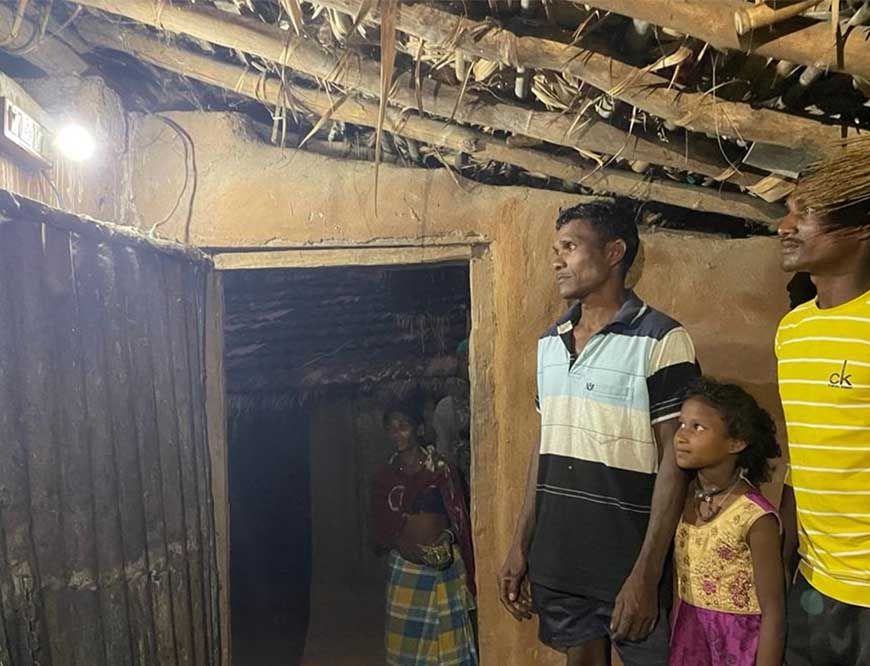 रायपुर : मुख्यमंत्री कैंप कार्यालय की तत्परता से ग्राम टुकूपानी में बहाल हुई बिजली आपूर्ति