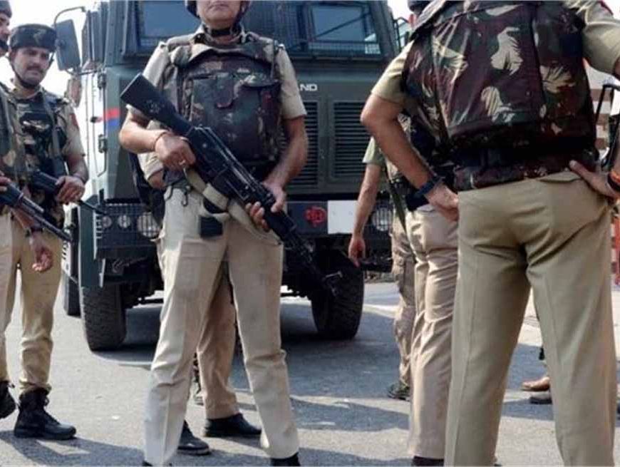 जम्मू कश्मीर में एक संदिग्ध बैग मिलने से मौके पर हड़कंप मच गया, जम्मू हाईवे पर फैली सनसनी
