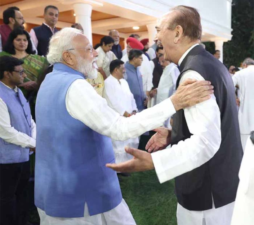 पाकिस्तान को दुनियाभर में बेनकाब कर वापस लौटे प्रतिनिधिमंडल के सदस्यों से पीएम मोदी ने की मुलाकात