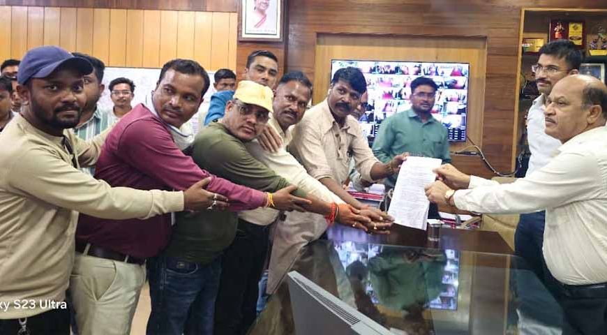 अवैध रेत खनन : कलेक्टर ने माइनिंग अधिकारी को थमाया शोकॉज नोटिस