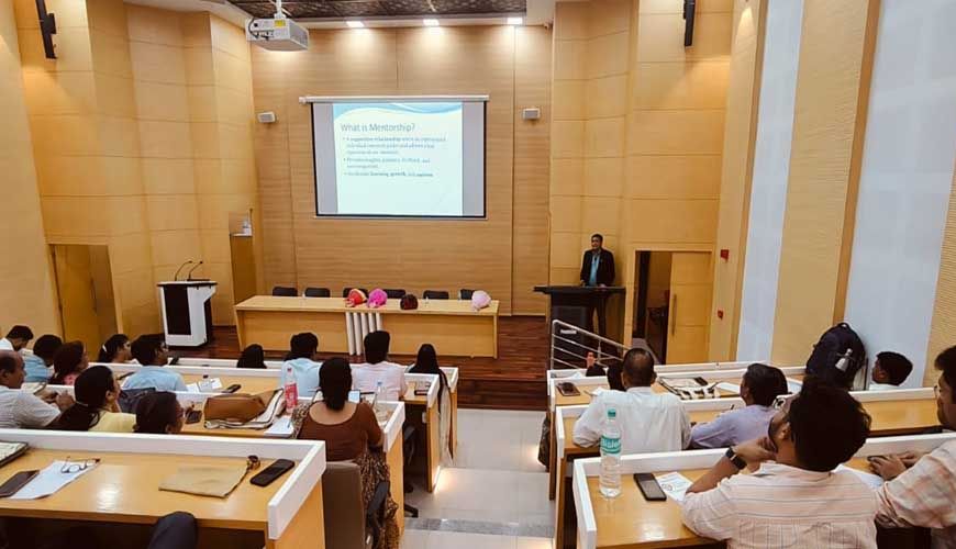 विशेषज्ञों द्वारा महत्वपूर्ण सत्रों में व्याख्यान के साथ हुई कार्यशाला