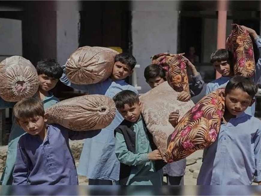 पाक सरकार की अवैध विदेशियों पर कार्रवाई, अफगानों को बेहद कम समय में अपना घर छोड़ने के लिए मजबूर किया