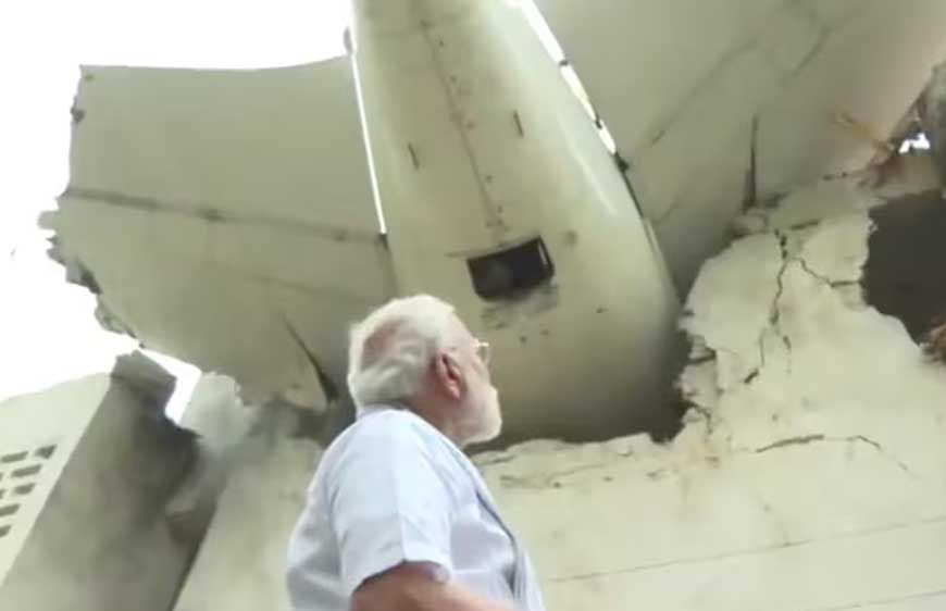 अहमदाबाद में विमान दुर्घटना साइट का दौरा कर अस्पताल में PM मोदी ने की घायलों से मुलाकात, अब तक 265 लोगों की मौत
