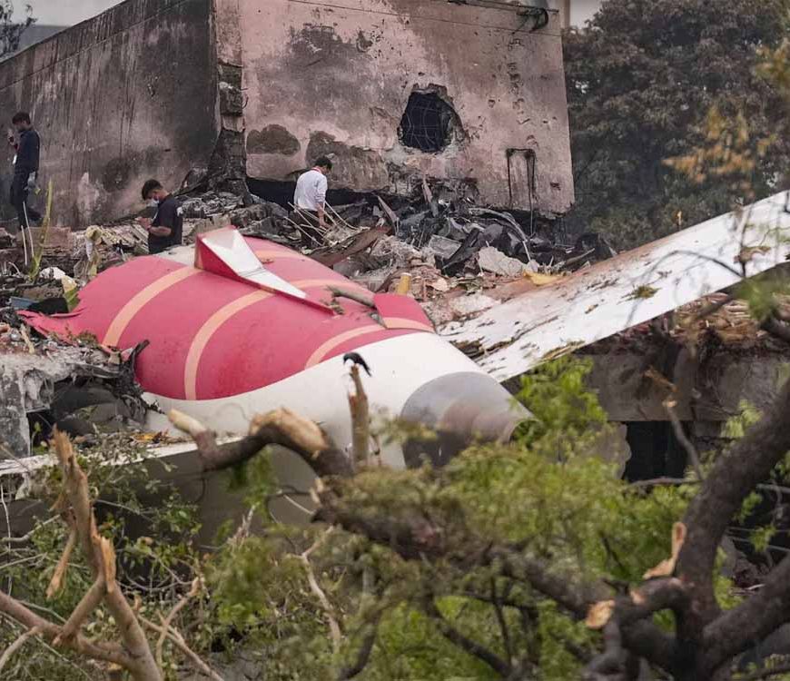 अहमदाबाद प्लेन क्रैश से सबक, बोइंग के ड्रीमलाइनर 787-8 विमान को उड़ानों से दूर रखने पर विचार कर रही है सरकार