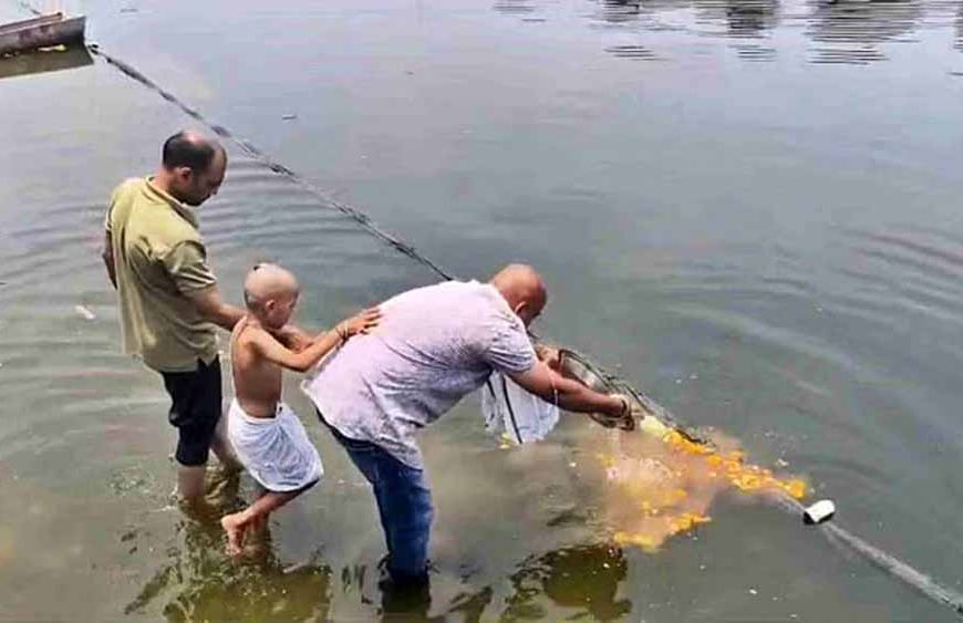 राजा के मोक्ष के लिए बड़े भाई विपिन रघुवंशी और भतीजे विधान ने किया पिंडदान, सोनम का भाई भी साथ-साथ रहा