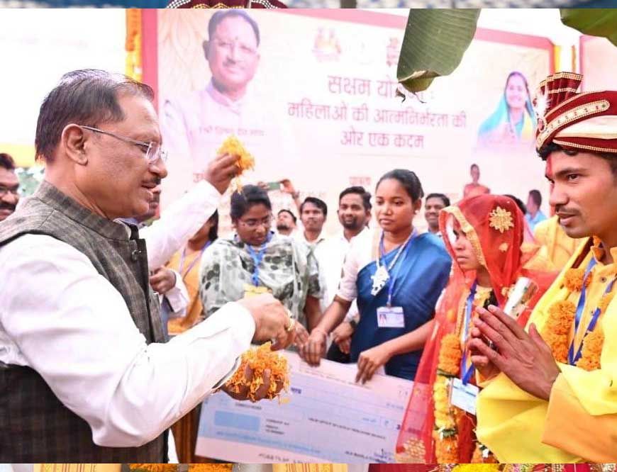 बस्तर में बदल रही तस्वीर, नक्सल हिंसा की जगह अब छाई खुशियां