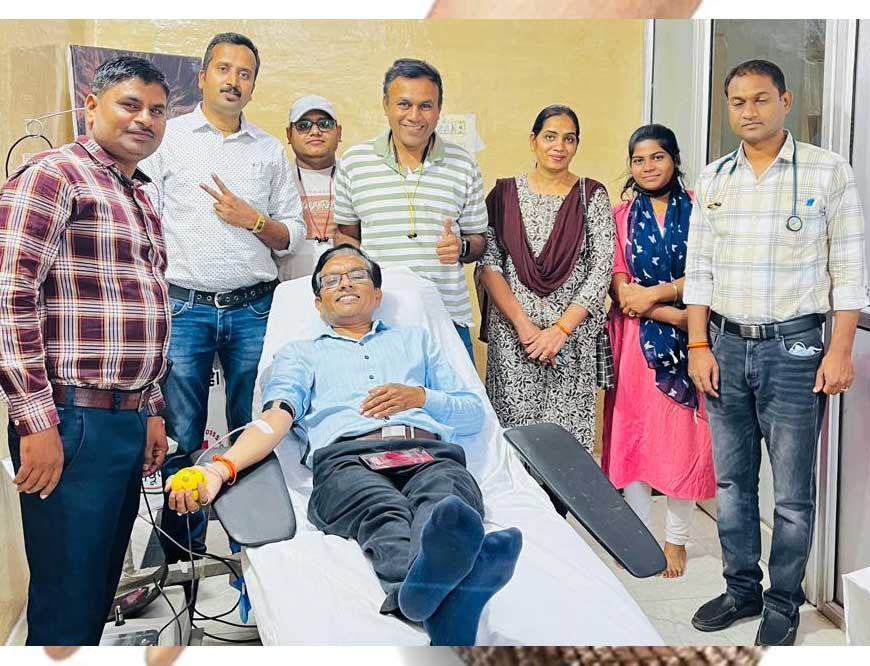 नियमित रूप से रक्तदान करके मानवता के यज्ञ में बनें भागीदार: उप मुख्यमंत्री शुक्ल