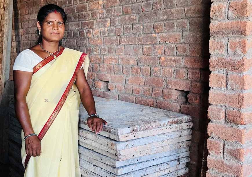 शासन की योजनाओं से सशक्त बनी जशपुर की उद्यमी महिला लालमती