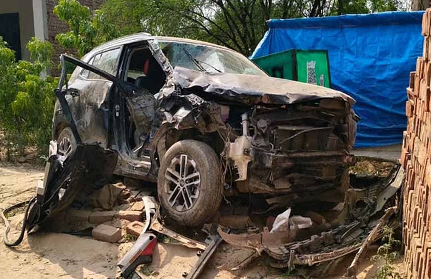 अलवर में भीषण सड़क हादसा, तेज रफ्तार कार की टक्कर से तीन की मौत, पांच घायल