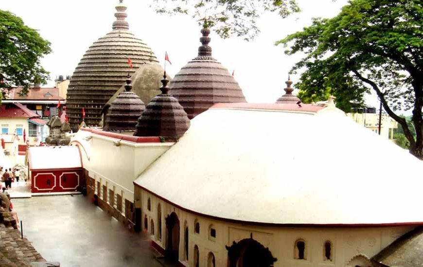 सिद्ध शक्तिपीठ है कामाख्या मंदिर, हर तंत्र, हर कामना पूरी होती है यहां