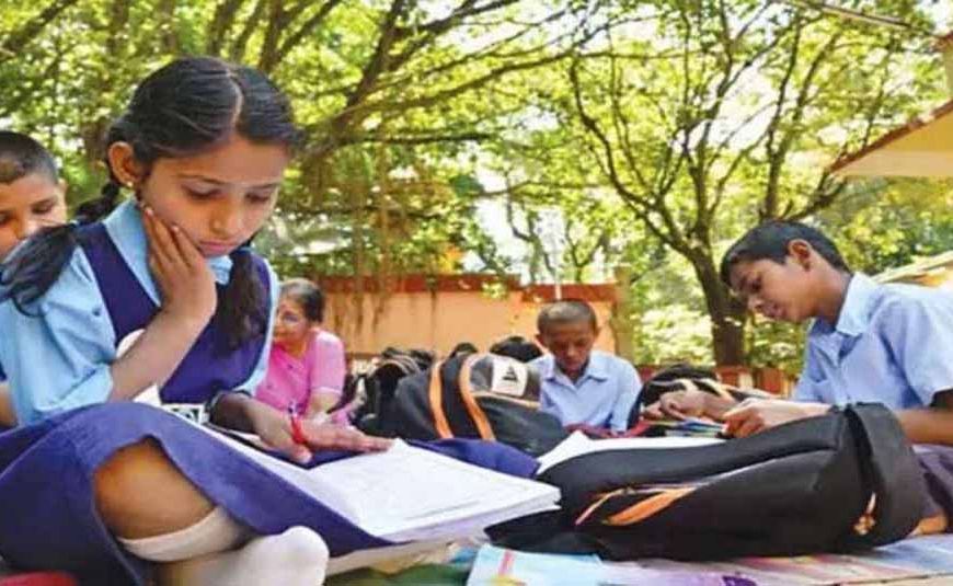 स्कूलों के छात्रों को ड्रेस नहीं देगी पैसे, कैबिनेट बैठक में लगेगी अंतिम मुहर