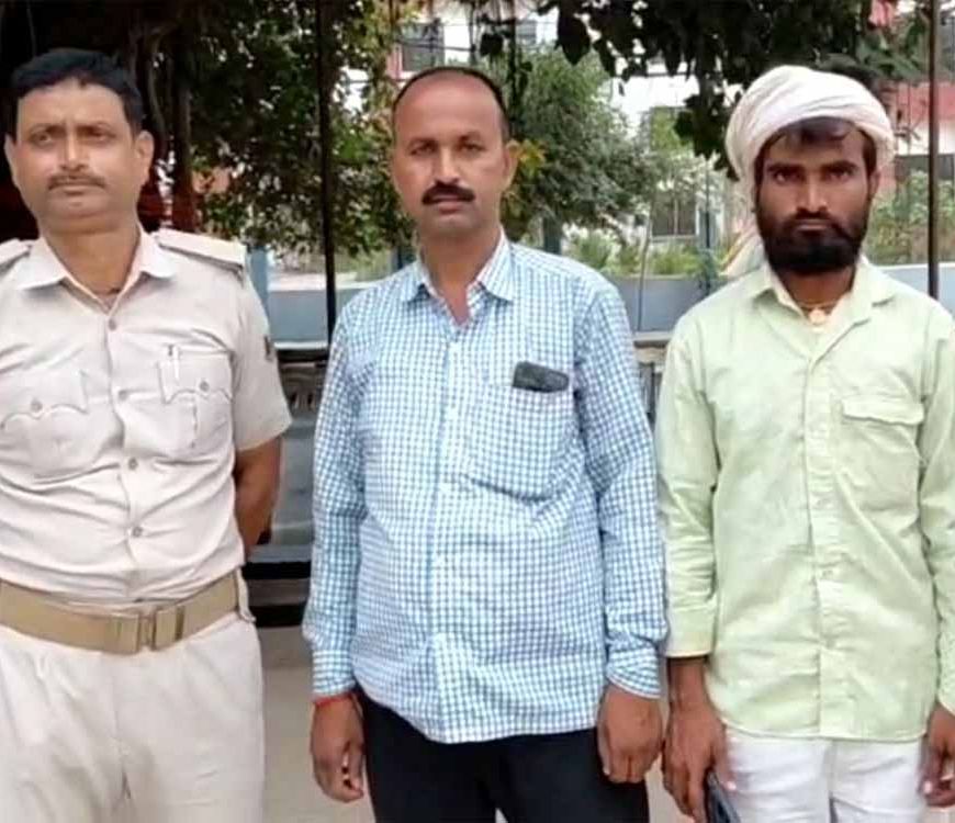 महिला की संदिग्ध परिस्थिति में हुई मौत, पुलिस ने जलती चिता अधजला शव किया बरामद