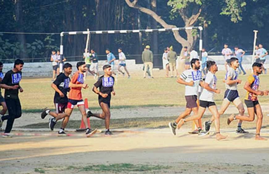 अखिलेश सरकार की तुलना में योगी सरकार में चार गुना हुईं पुलिस भर्तियां, 218262 पदों पर सीधी भर्ती