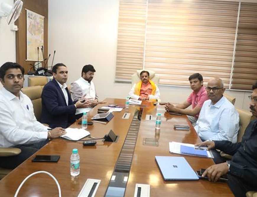 उप मुख्यमंत्री शुक्ल से ट्रिवीट्रॉन हेल्थकेयर के प्रतिनिधि मंडल ने की सौजन्य भेंट