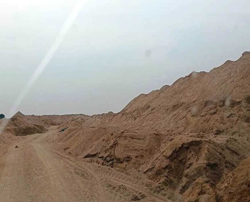रायपुर : रेत के अवैध भंडारण पर ग्राम बरबसपुर में बड़ी कार्रवाई