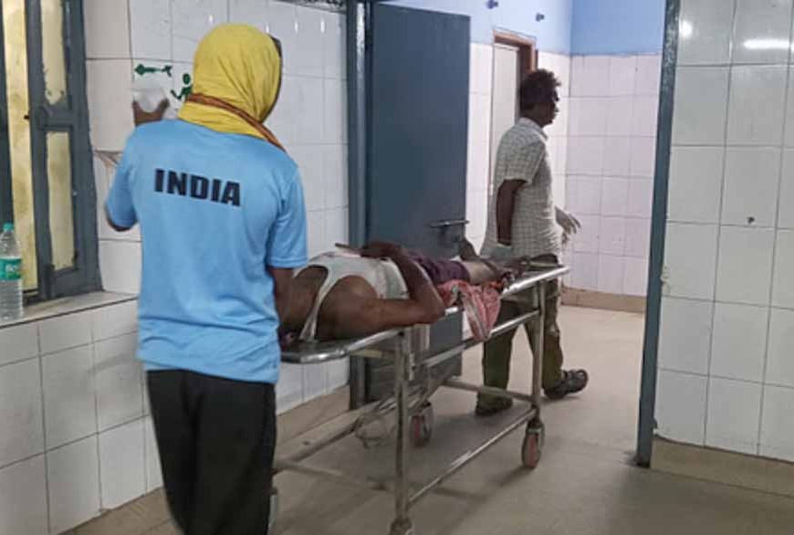 दो बाइक सवार बदमाशों ने युवक को मारी गोली, इलाज जारी