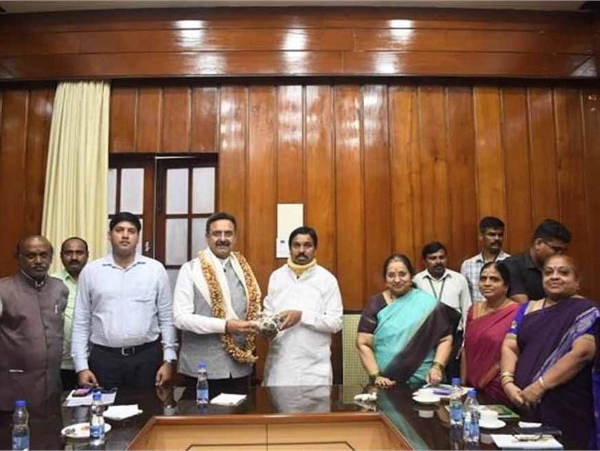 हरियाणा विस अध्यक्ष ने कर्नाटक विधान सभा के उपाध्यक्ष रुद्रप्पा मनप्पा लामानी एवं अन्य वरिष्ठ अधिकारियों से बातचीत की