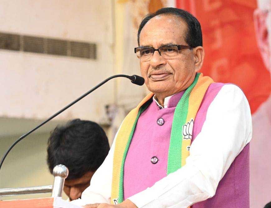कृषि मंत्री चौहान ने कहा कि KVK के वैज्ञानिकों को खेतों में जाना होगा, क्योंकि असली काम तो वही होना