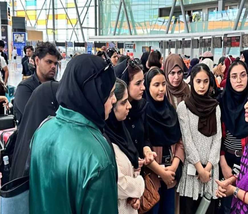ईरान में फंसे 110 भारतीय स्टूडेंट्स लौटे भारत, ऑपरेशन सिंधु के तहत हुई वापसी