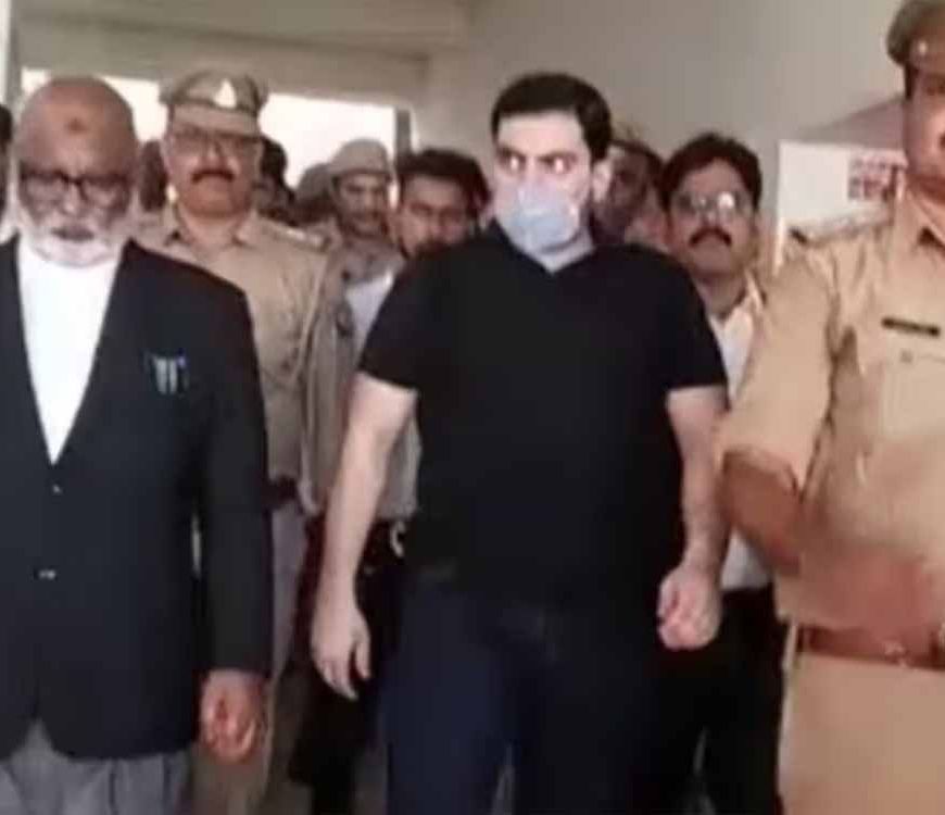 मुख्तार अंसारी के बेटे अ्ब्बास अंसारी के बाद अब माफिया अतीक अहमद के बेटे अली की नैनी जेल में खातिरदारी पकड़ाई