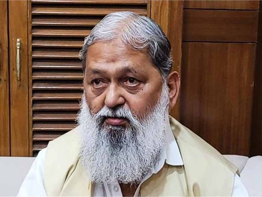 मंत्री अनिल विज के पैर में फ्रैक्चर, एक सप्ताह बेड रेस्ट की सलाह